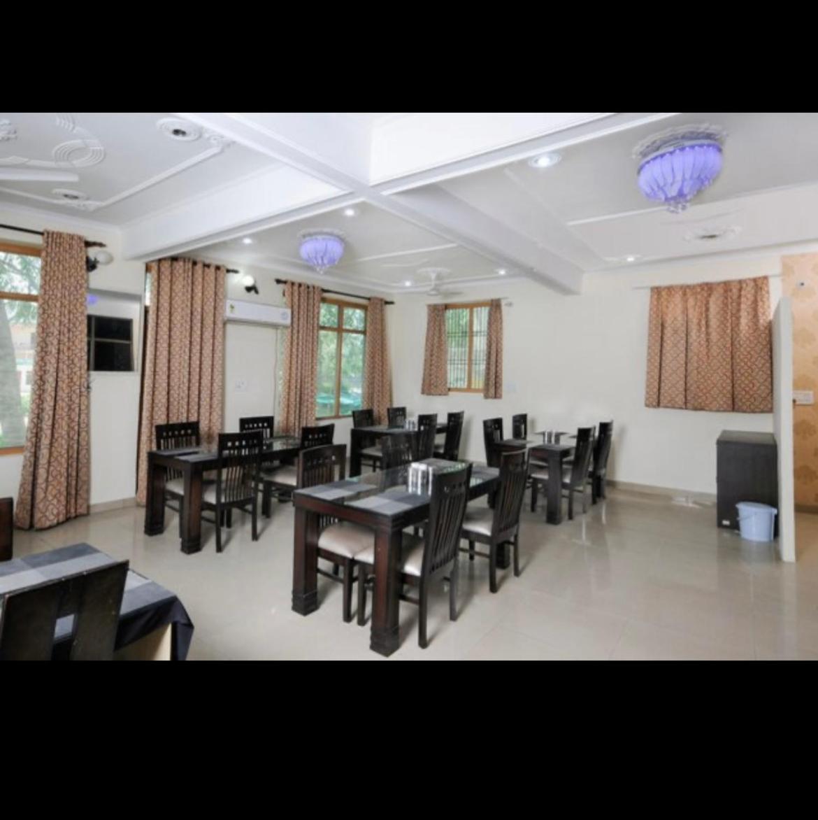 Hotel Samrat Neemrana Extérieur photo